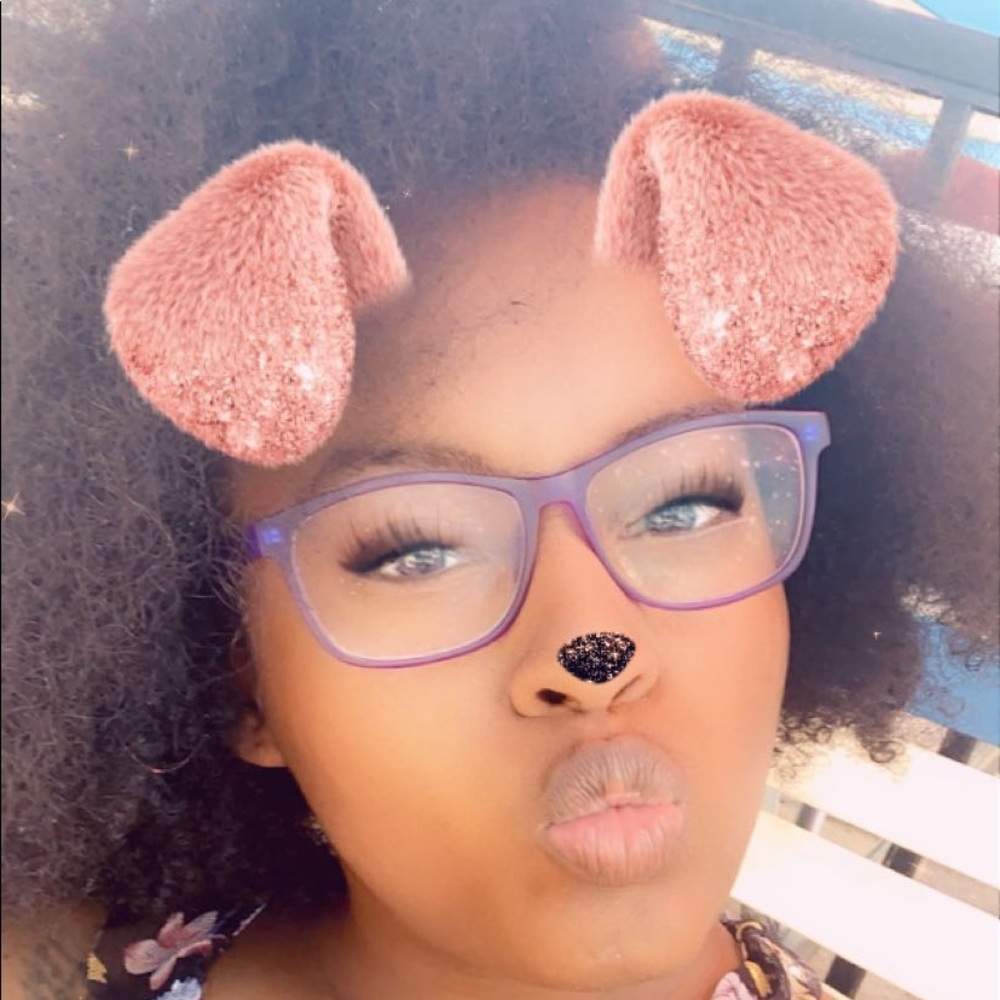 Meet your Posher, Neisha